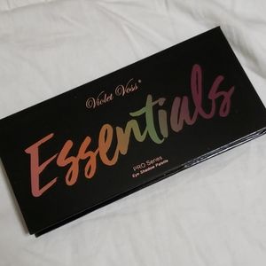 NWT eyeshadow palette
